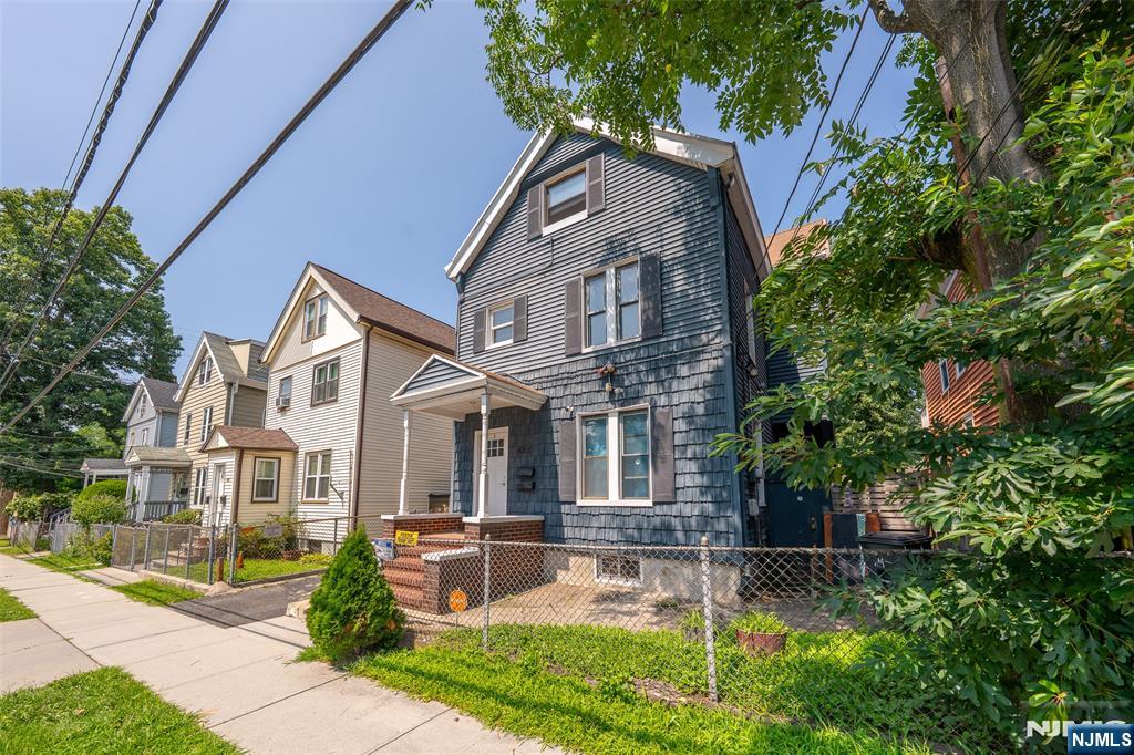 485 Cary Street 2 - Photo 3