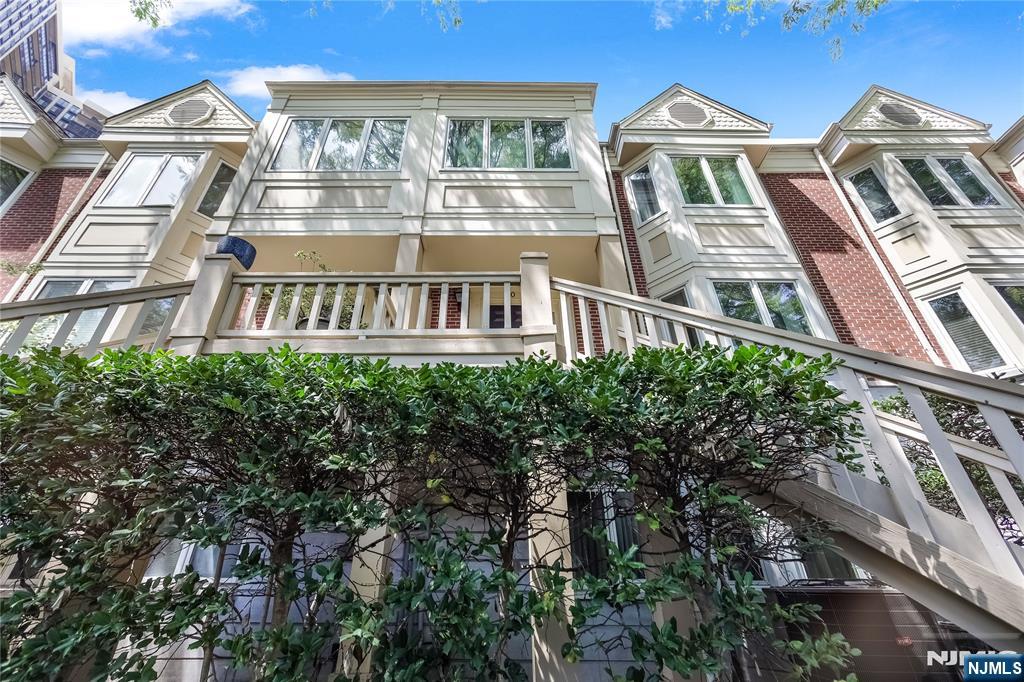 10 Lenox Court - Photo 2