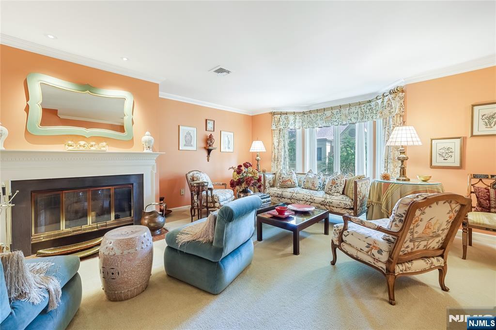 10 Lenox Court - Photo 3