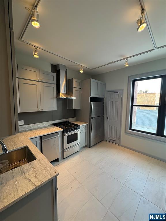 425 Bloomfield Avenue 3A - Photo 2