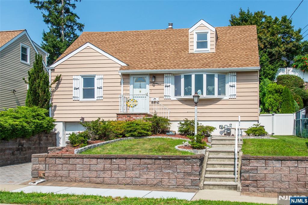 123 6th St, Wood Ridge, NJ 07075