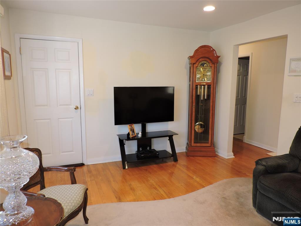 15 Main Avenue - Photo 4