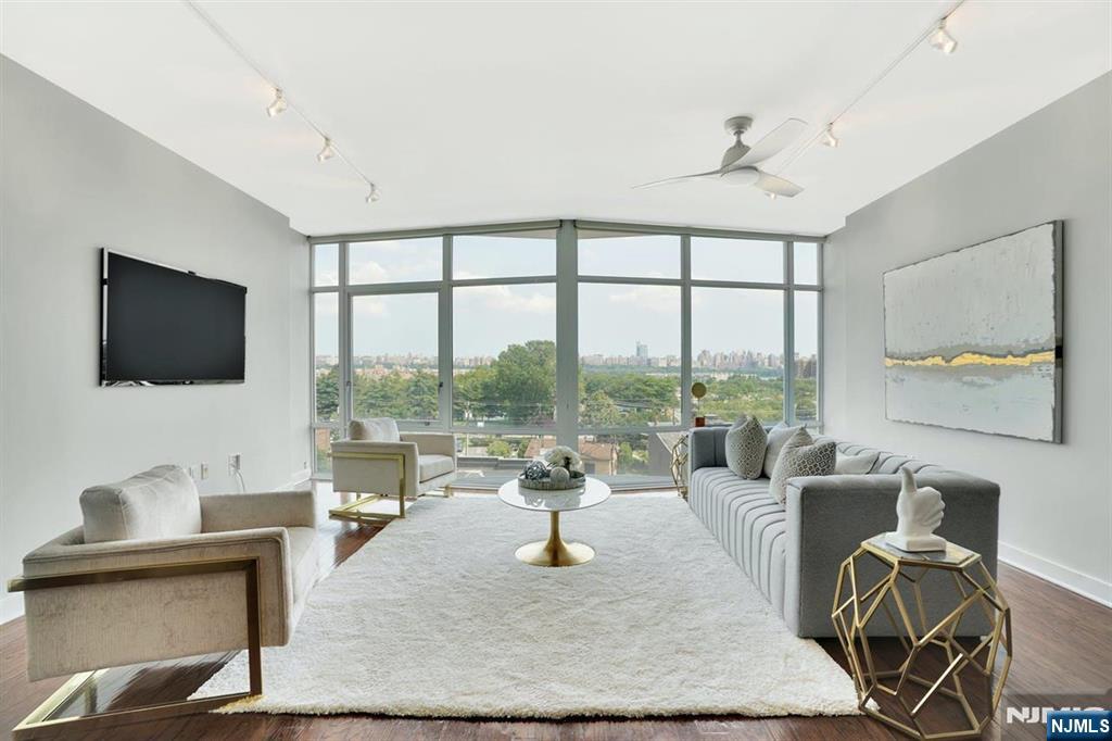 100 Thompson Lane 4D - Photo 3