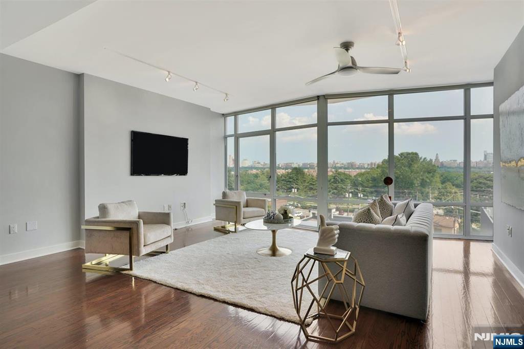 100 Thompson Lane 4D - Photo 4