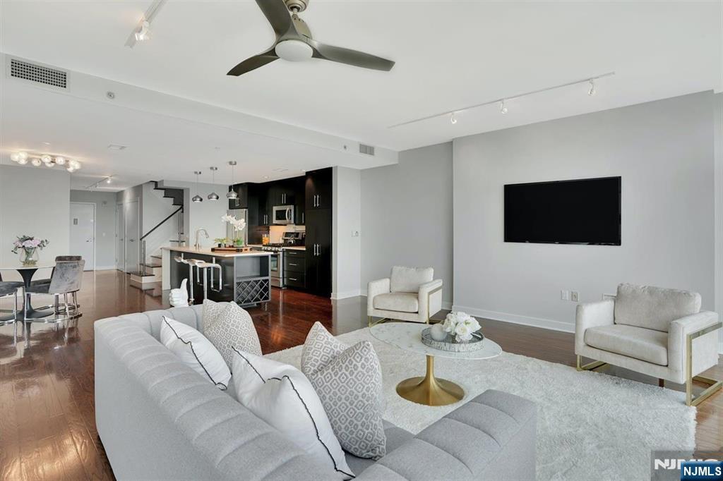 100 Thompson Lane 4D - Photo 5