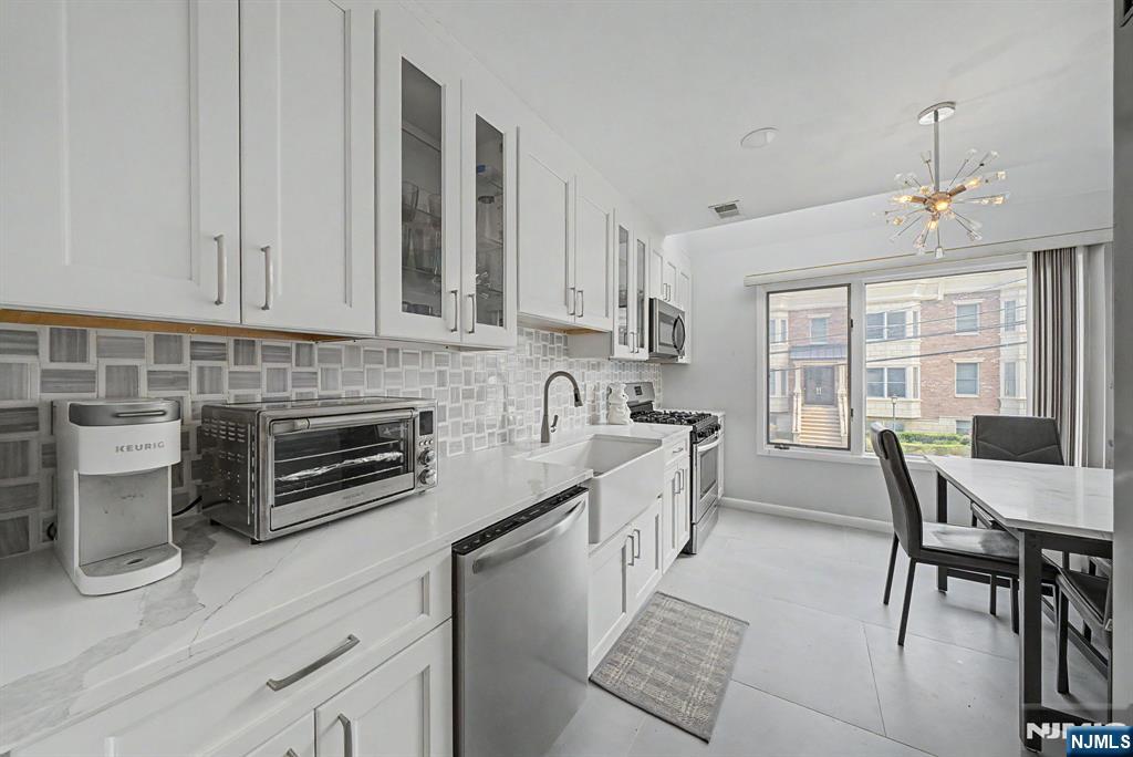 486 West Street - Photo 4