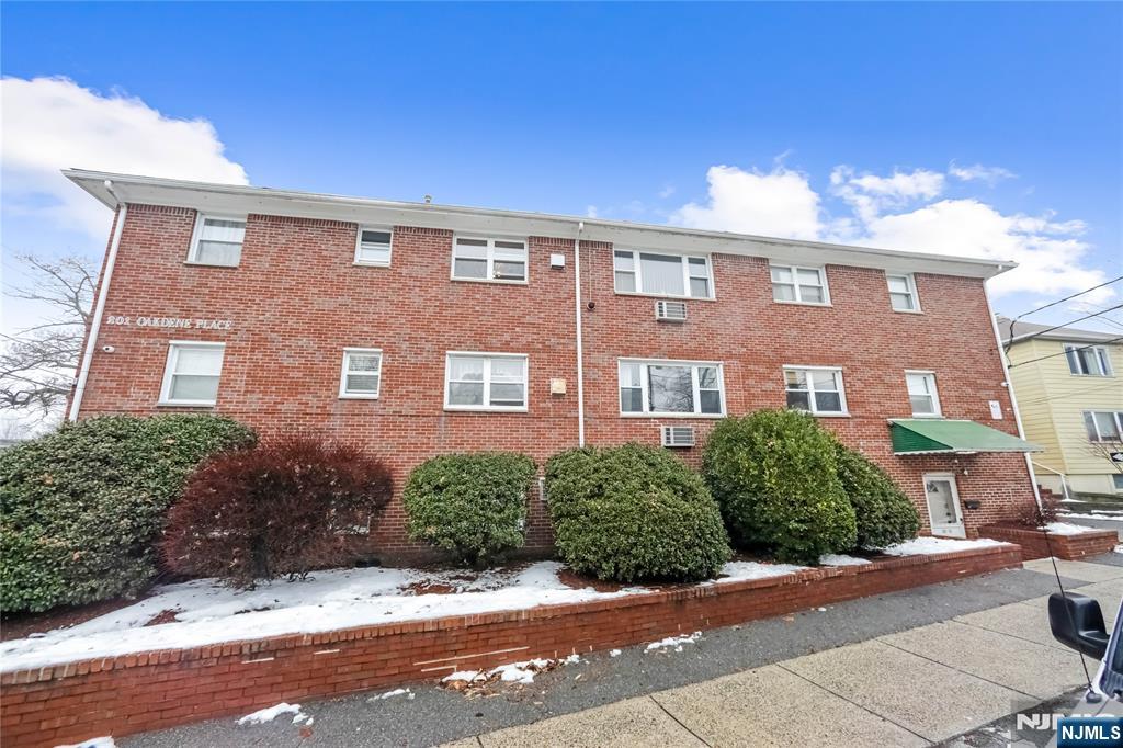 201 Oakdene Place C00E2 - Photo 3