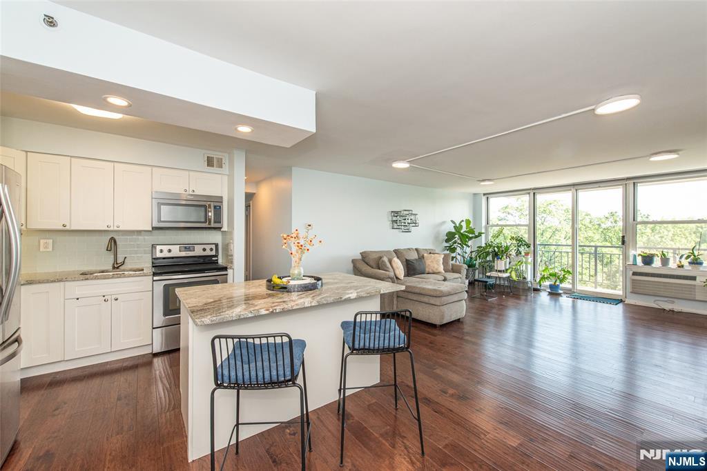 300 Main Street 707 - Photo 1