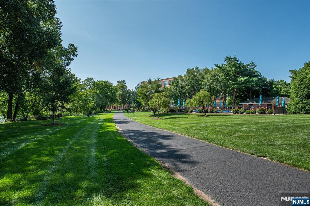 300 Main Street #707
