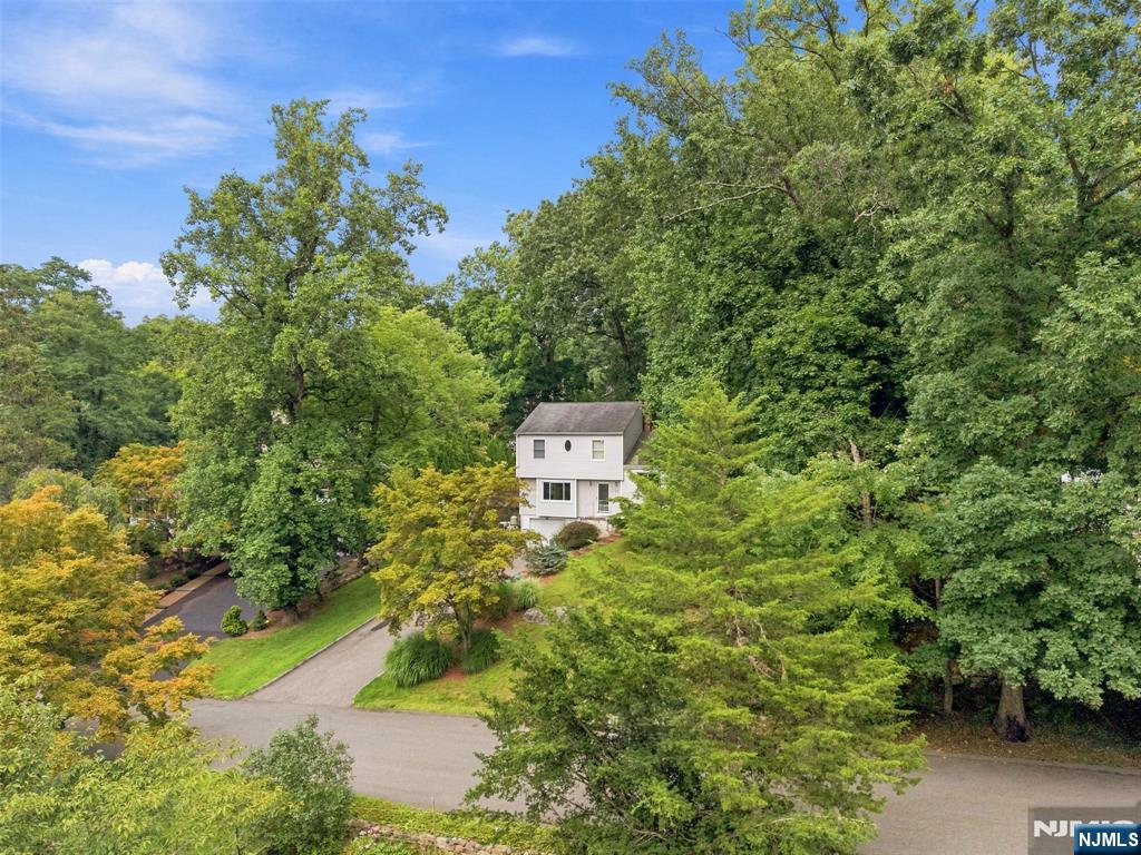 71 Malcolm Rd, Mahwah, NJ 07430