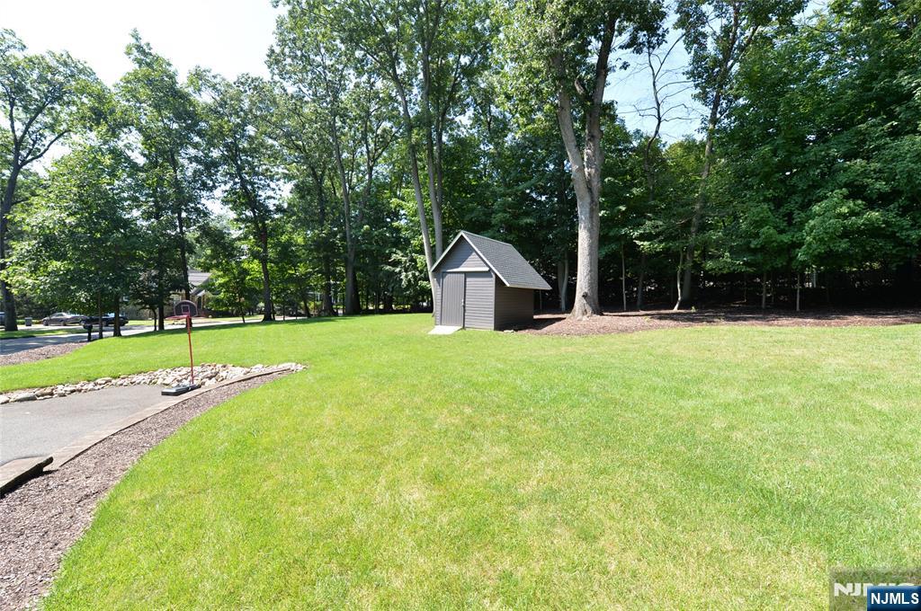 769 Hickory Hill Rd, Wyckoff, NJ 07481