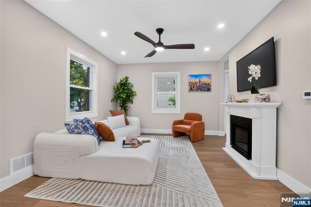 133 Phelps - Photo 3