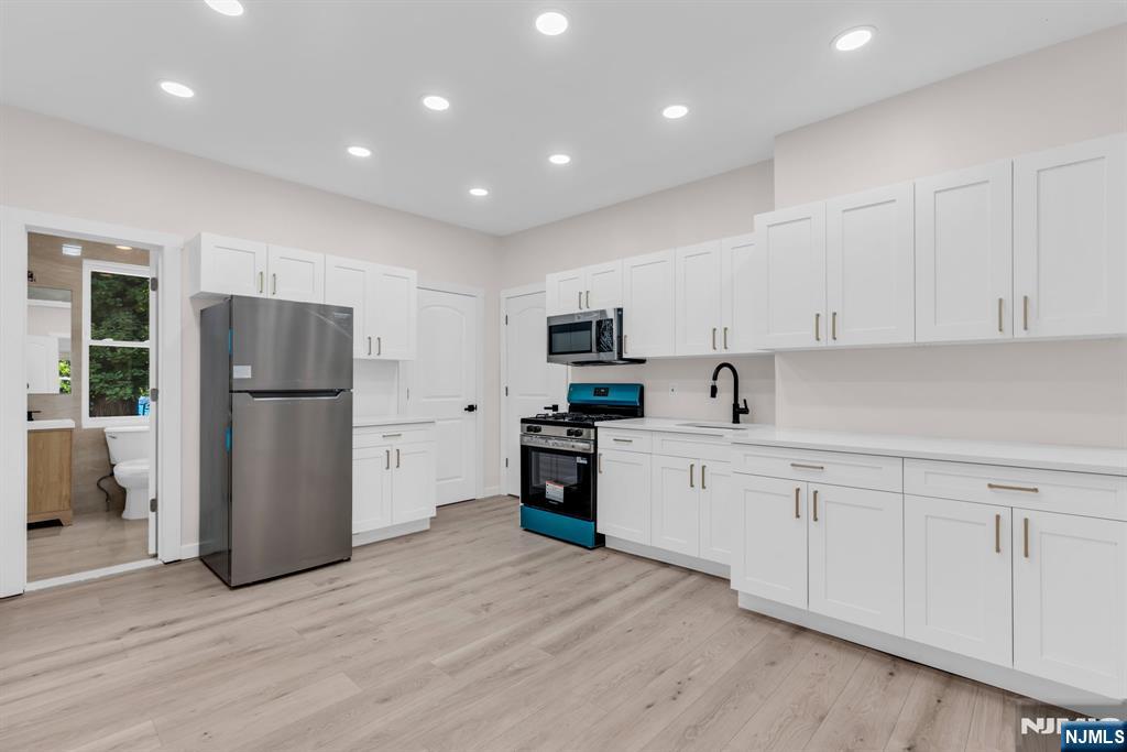 130 19th Avenue - Photo 2