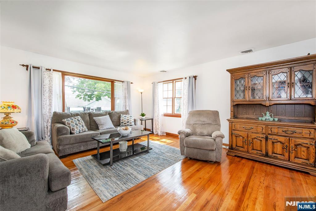 3rd image of 153 Lower Notch Rd, Clifton, NJ 07424 | MLS# 26029549