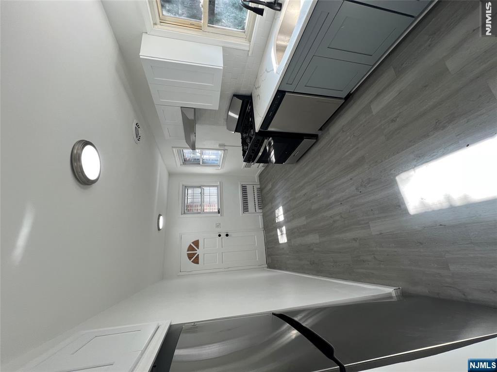493 Beverly Road 1 - Photo 4