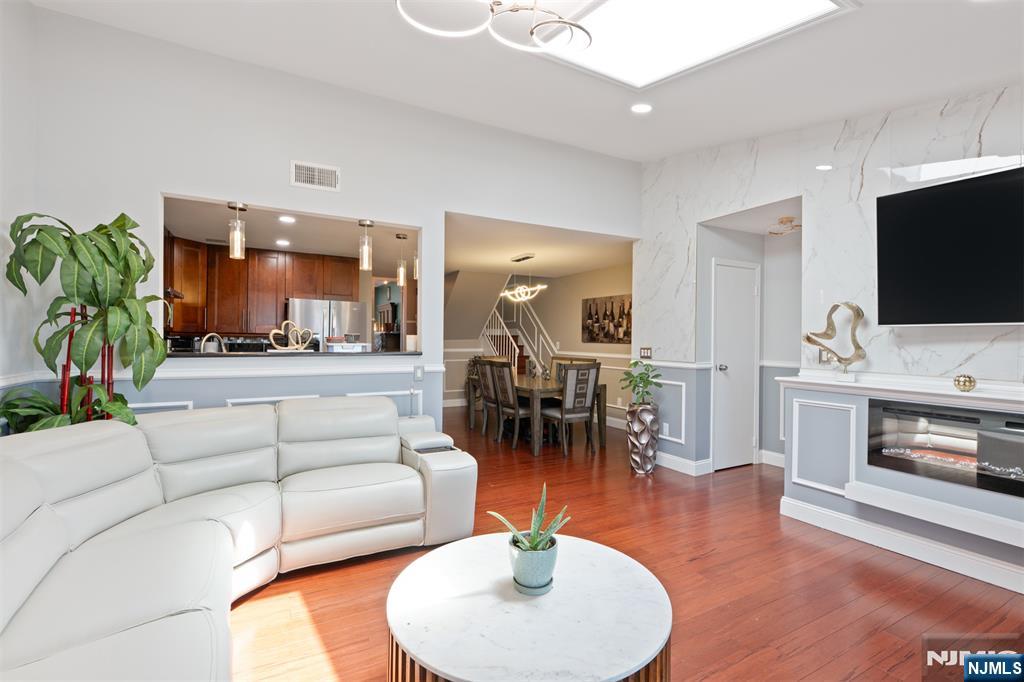 6501 Liberty Avenue F5 - Photo 4