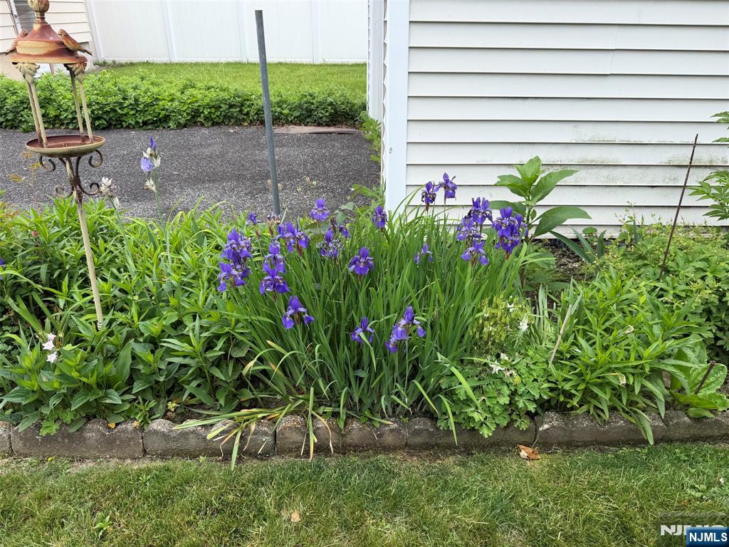 5-10 Hartley Pl, Fair Lawn, NJ 07410