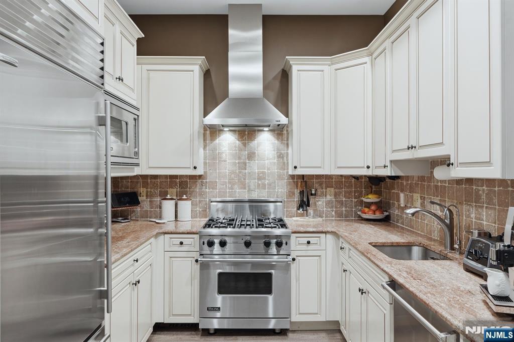 Photo 2 of Condo for sale at 3315 The Plz, Tenafly, NJ 07670 | MLS# 26029566 | Listing updated on 2026-09-17