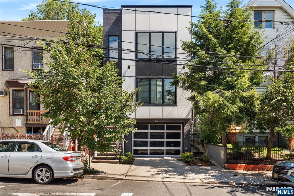 36 Lincoln Street 2 - Photo 1