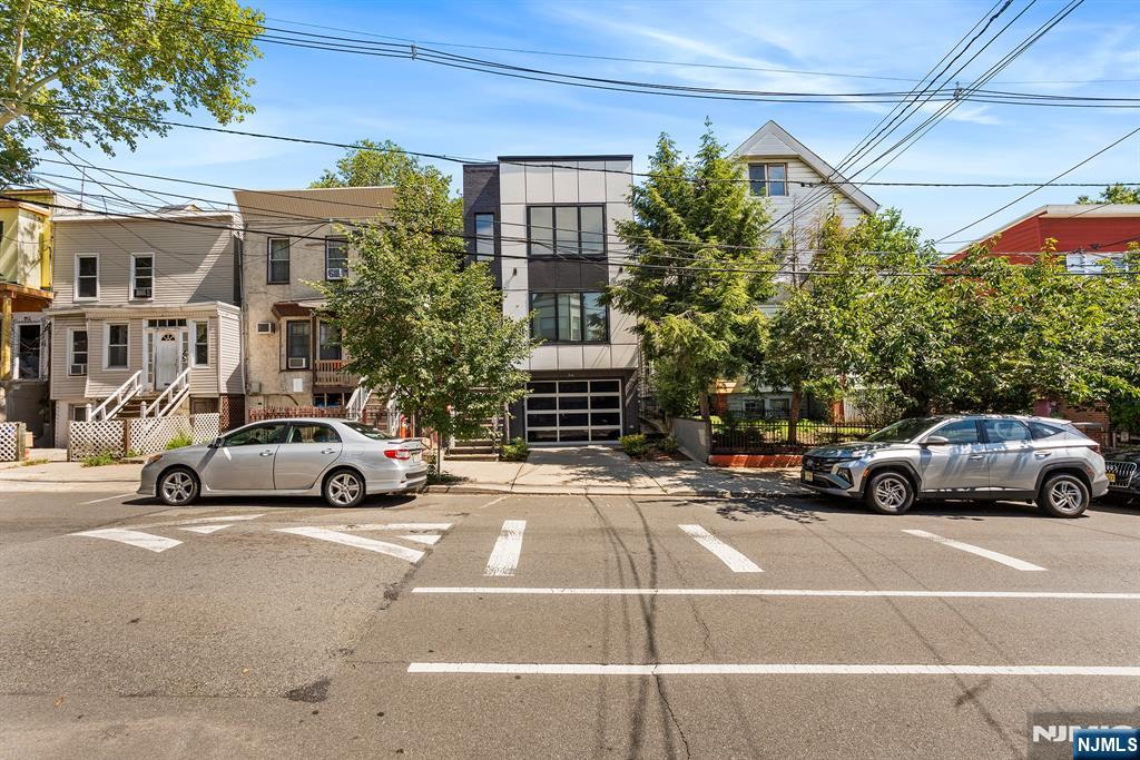 36 Lincoln Street 2 - Photo 2