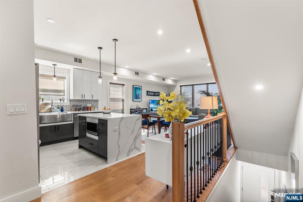 36 Lincoln Street 2 - Photo 4