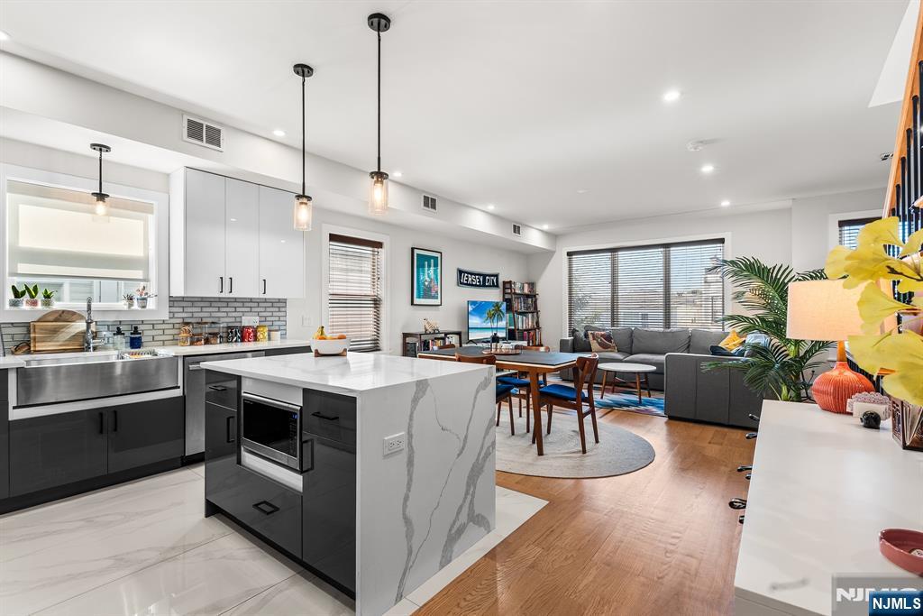 36 Lincoln Street 2 - Photo 5
