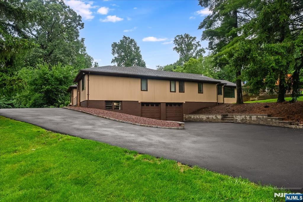 25 N Hillside Avenue - Photo 3