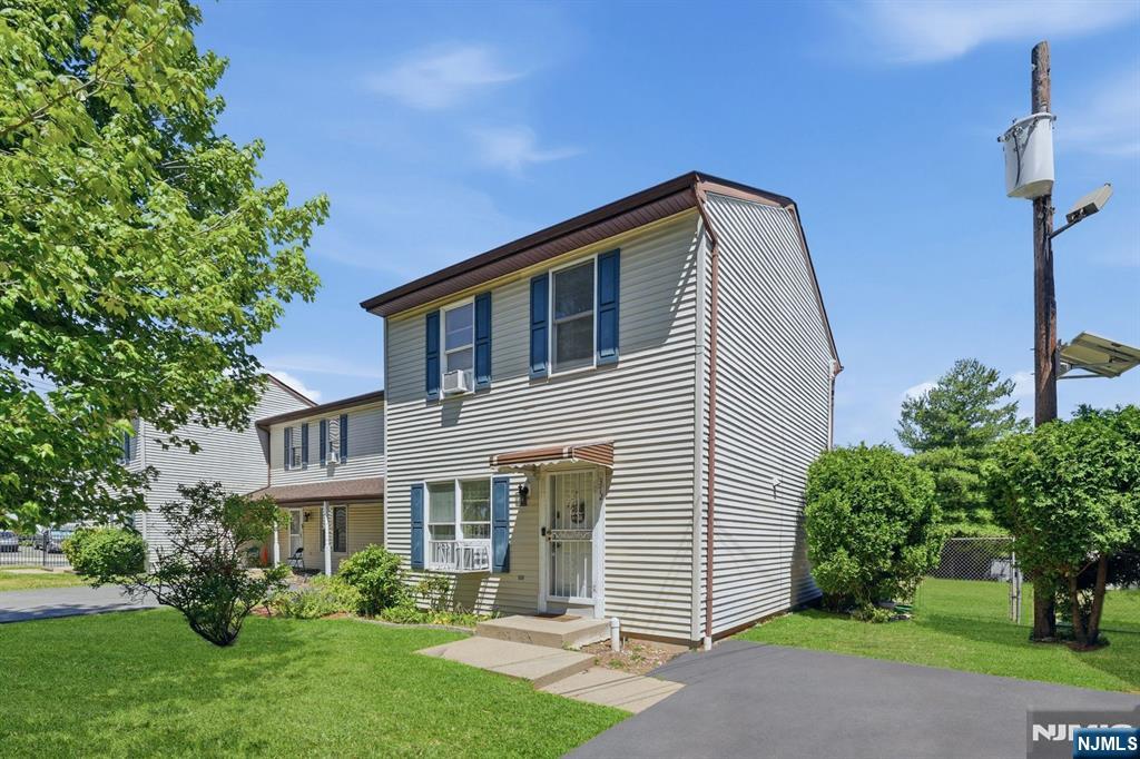 312 Littleton Avenue 804 - Photo 2