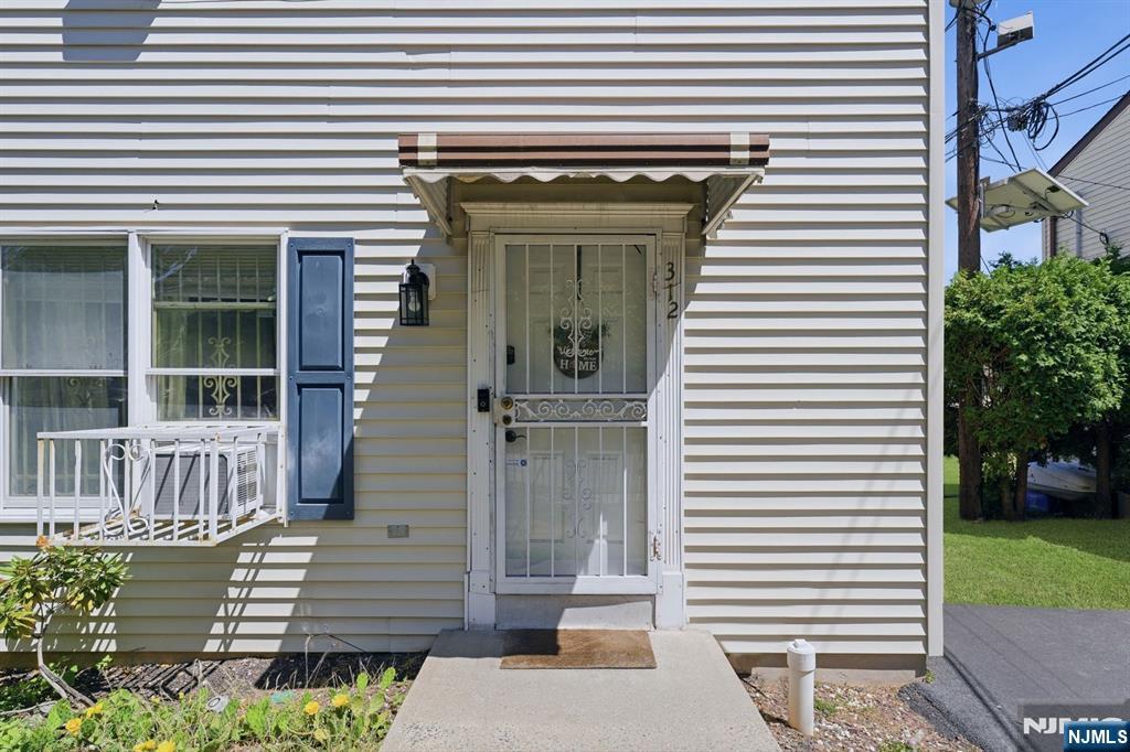 312 Littleton Avenue 804 - Photo 3