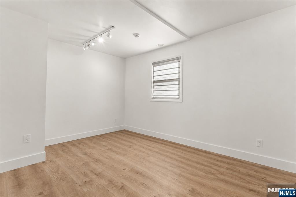 1618 Parker Avenue 2 - Photo 4