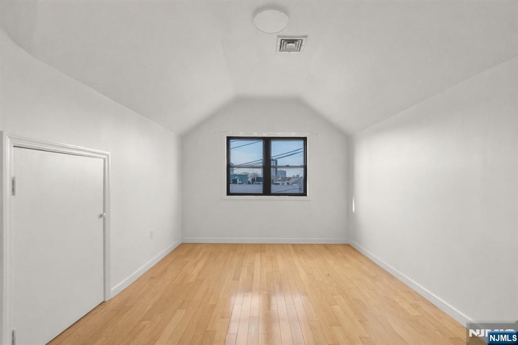 1618 Parker Avenue 2 - Photo 5