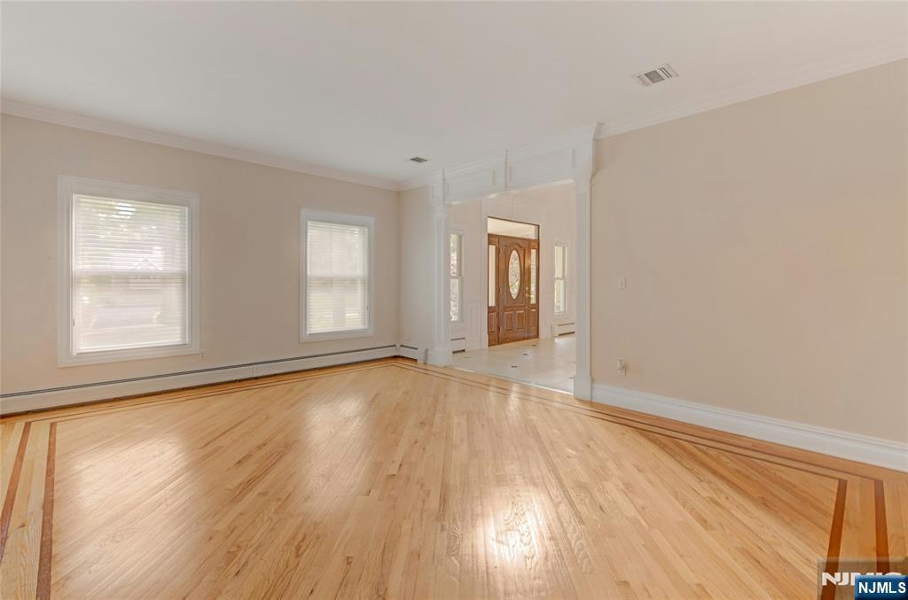 501 Clinton Ave, Wyckoff, NJ 07481