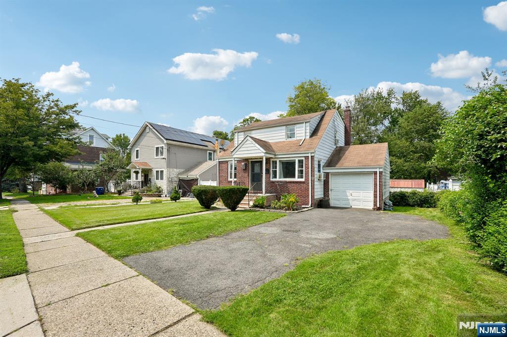 560 Glenwood Avenue - Photo 2