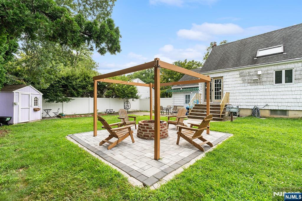 802 Martin Avenue - Photo 4