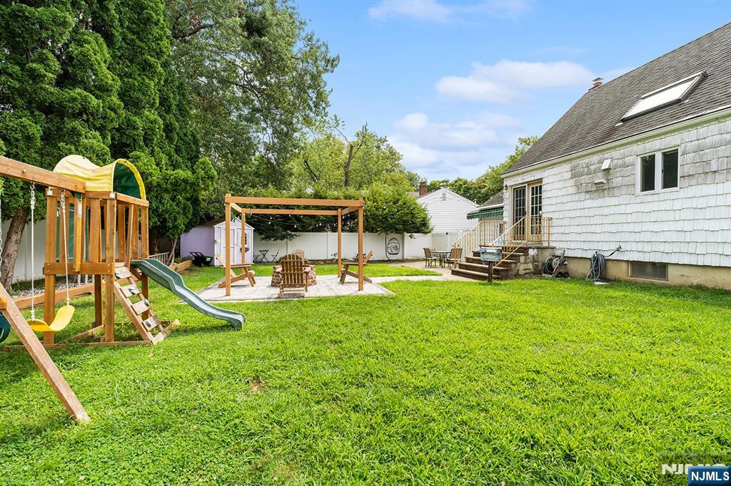 802 Martin Avenue - Photo 5