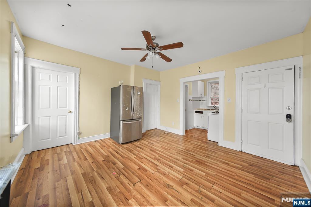 23 Farnham Avenue 2 - Photo 2