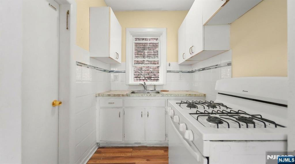 23 Farnham Avenue 2 - Photo 3