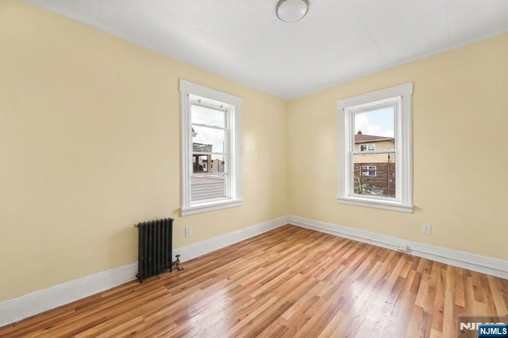 23 Farnham Avenue 2 - Photo 5
