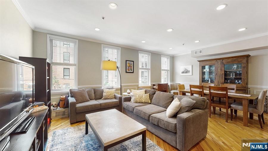 523 Monroe Street 2 - Photo 2