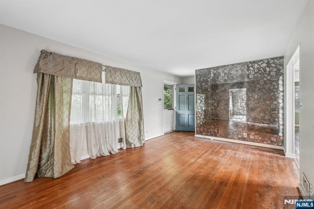 783 Sunset Ter, Franklin Lakes, NJ 07417