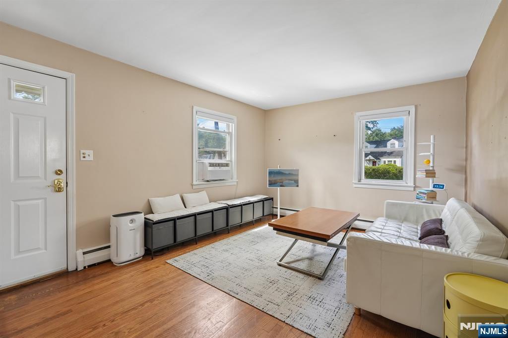 1050 Evergreen Ct, New Milford, NJ 07646