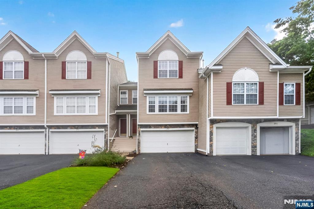 252 Ridge Drive - Photo 1