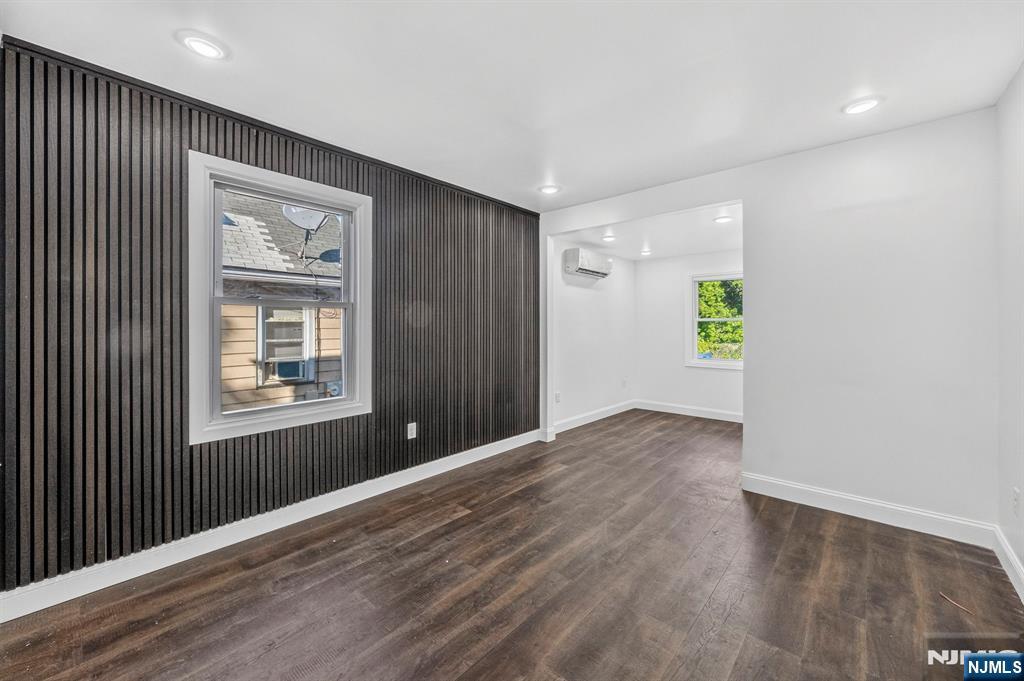 162 Summit Avenue - Photo 3