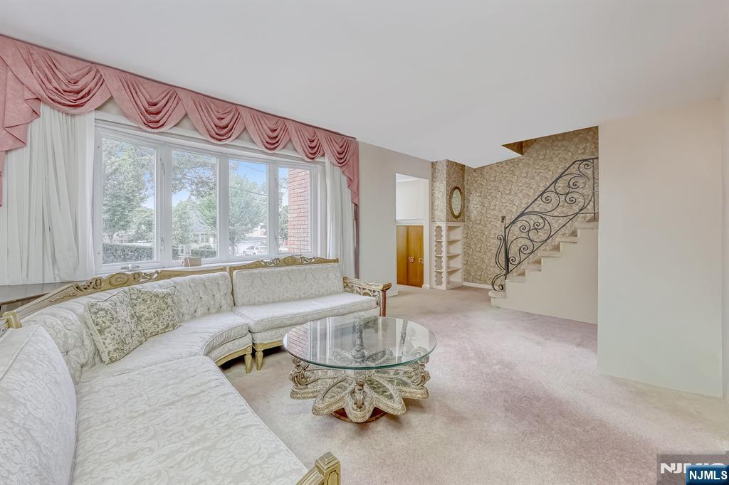 105 Arnot Place - Photo 4