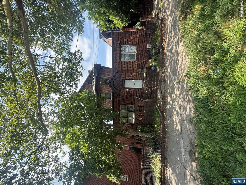 1925 Kennedy Boulevard - Photo 1