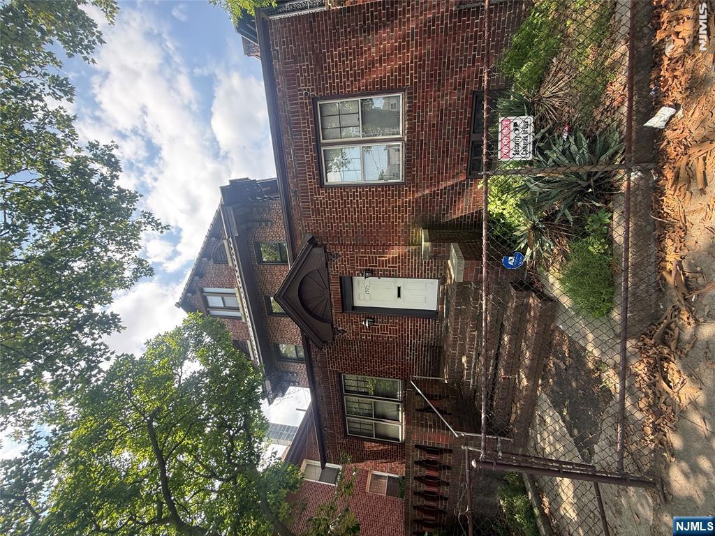 1925 Kennedy Boulevard - Photo 2