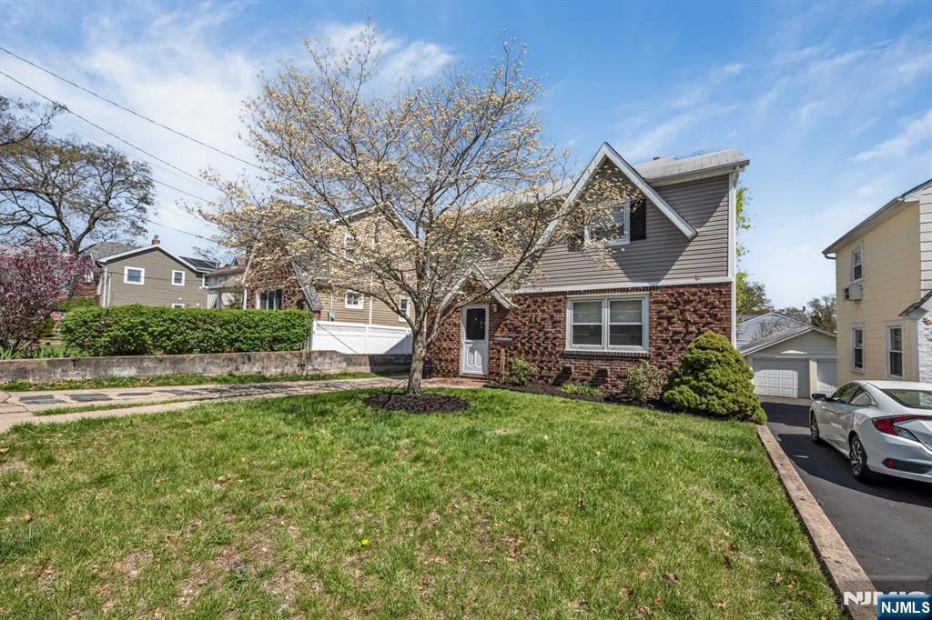 255 Windsor Road - Photo 3