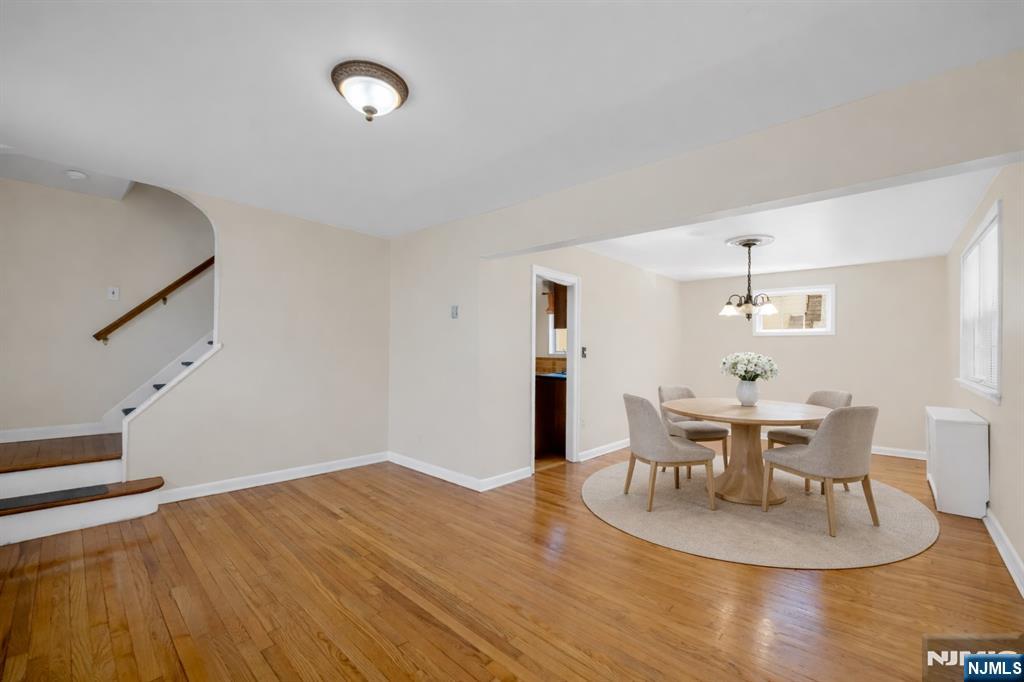 255 Windsor Road - Photo 4
