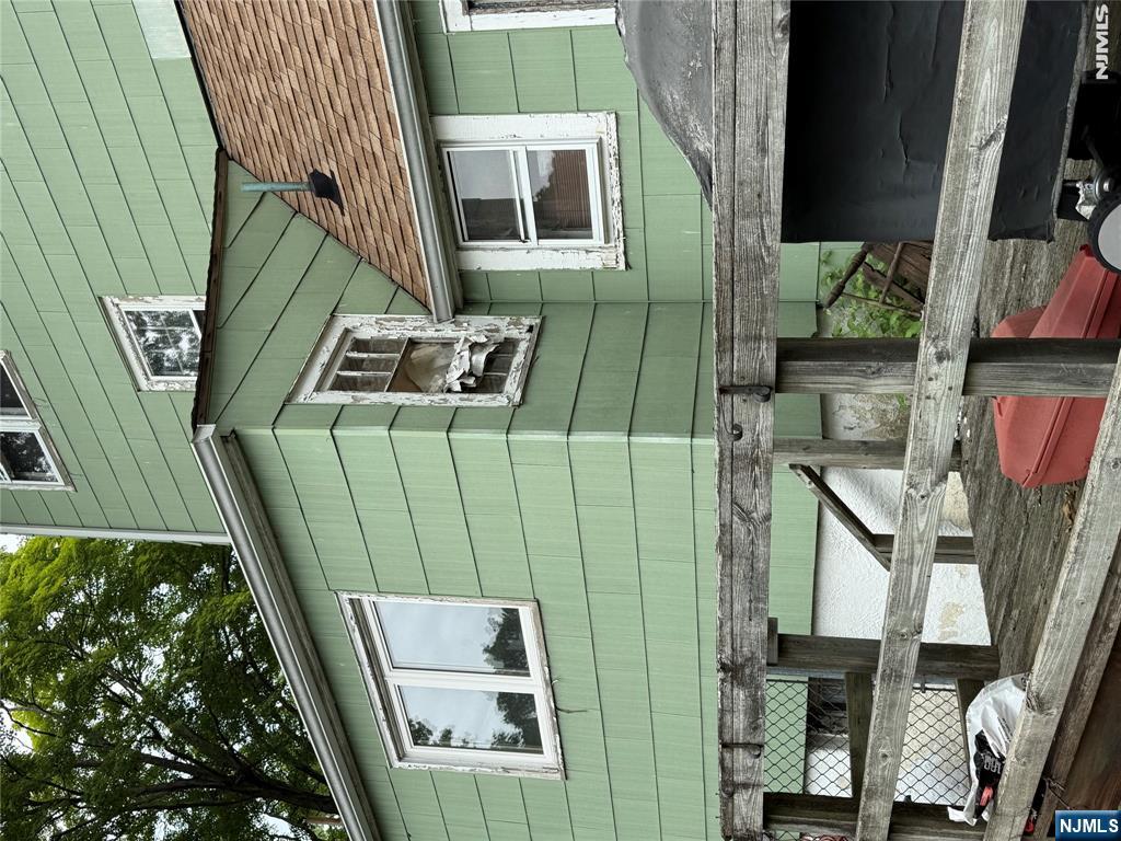 41 Westervelt Pl, Westwood, NJ 07675