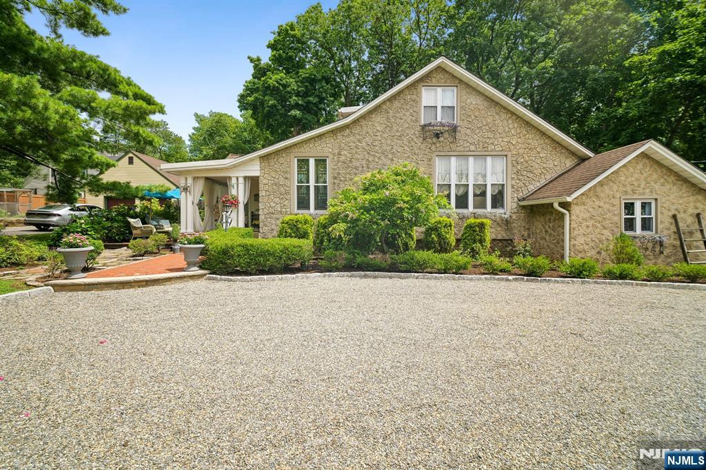 40 Edgewood Avenue - Photo 2